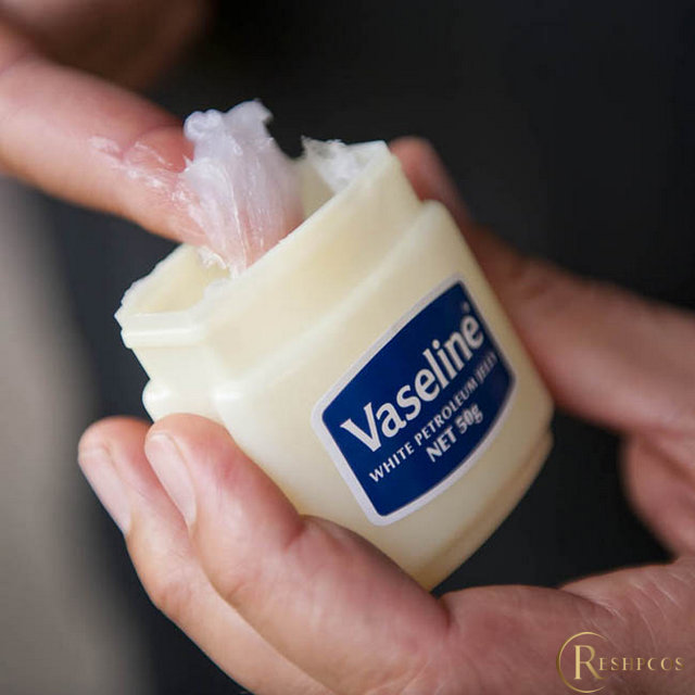 Vaseline trong mỹ phẩm là chất gì? Có tác dụng gì? Độc hại hay lợi?